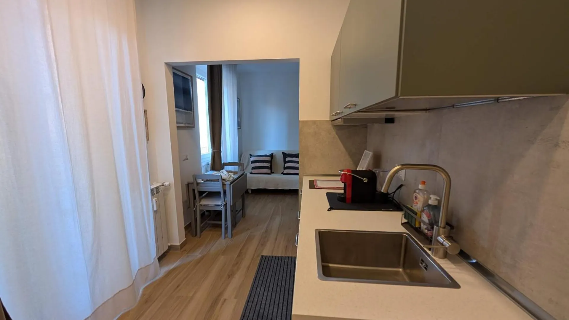 Milan Loreto Apartment 15 Mins From Duomo - M1 Rovereto Italy
